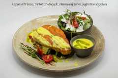 lapon-sult-lazac-piritot-zoldsegek-citrom-vaj-szosz-joghurtos-jegsalata